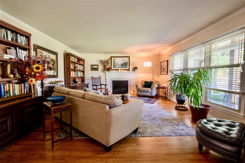 6359 Brokenhurst Road Indianapolis, IN 46220 - Photo 4 of 42