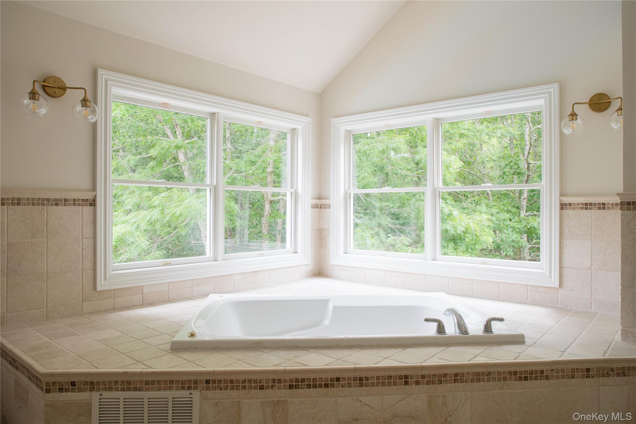 1999 Deerfield Road Water Mill, NY 11976 - Photo 18 of 35