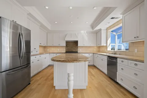 $2,488,000 | 43 Baywood Terrace, San Rafael, CA 94901