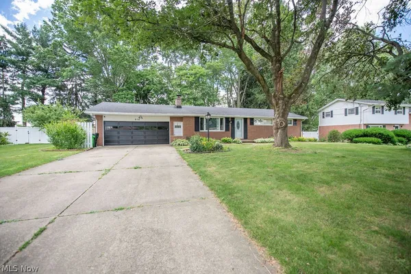$265,000 | 916 Marion Avenue Northwest, Massillon, OH 44646