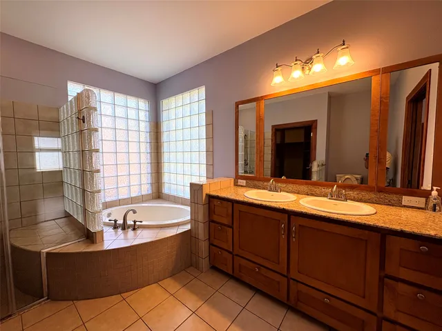 $328,000 | 1 Waterford Drive, Pinehurst, TX 77630