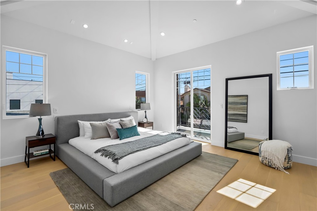 2317 Vanderbilt Lane, Unit A Redondo Beach, CA 90278 - Photo 20 of 39 a living room with furniture and a window