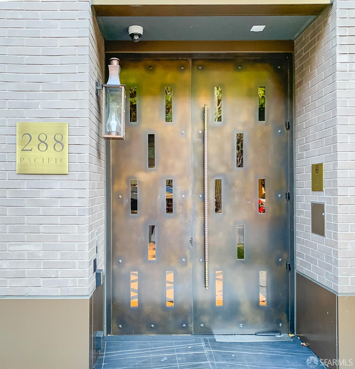 288 Pacific Avenue, Unit 2F San Francisco, CA 94111 - Photo 2 of 34 a bathroom with a shower