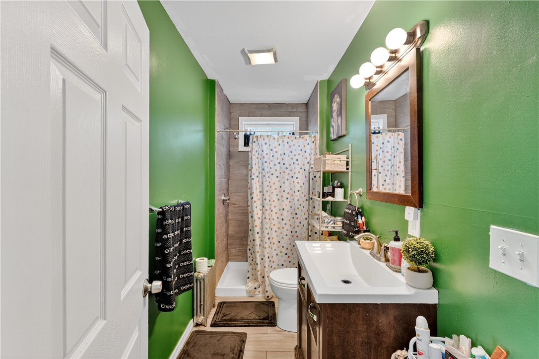 24 Pendleton Street Cranston, RI 02920 - Photo 5 of 31