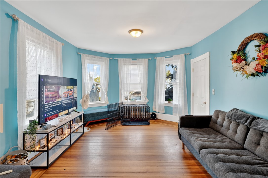 24 Pendleton Street Cranston, RI 02920 - Photo 7 of 31