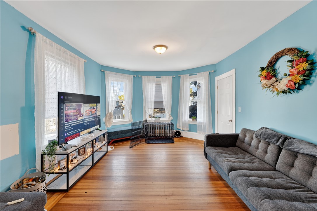 24 Pendleton Street Cranston, RI 02920 - Photo 8 of 31