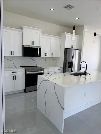 $2,200 | 459 Lockport Avenue South, Lehigh Acres, FL 33974