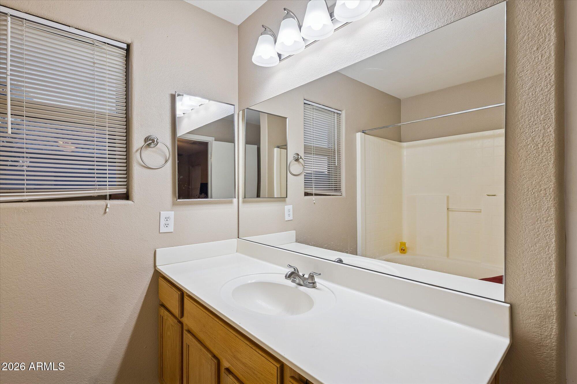 2233 West Alta Vista Road Phoenix, AZ 85041 - Photo 13 of 22 17-P1134546