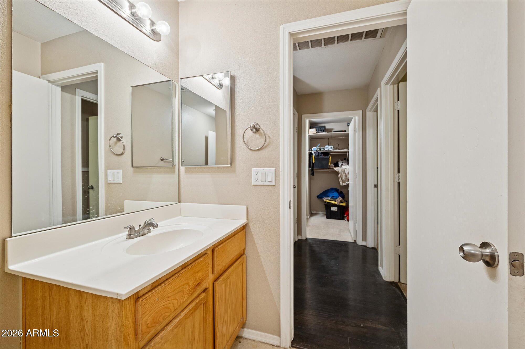 2233 West Alta Vista Road Phoenix, AZ 85041 - Photo 19 of 22 24-P1134581