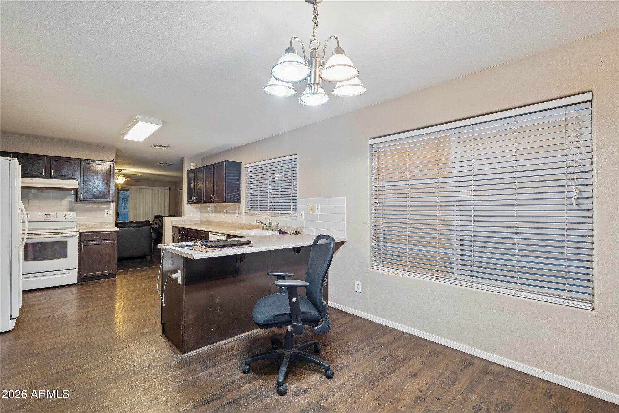 2233 West Alta Vista Road Phoenix, AZ 85041 - Photo 7 of 22 09-P1134621