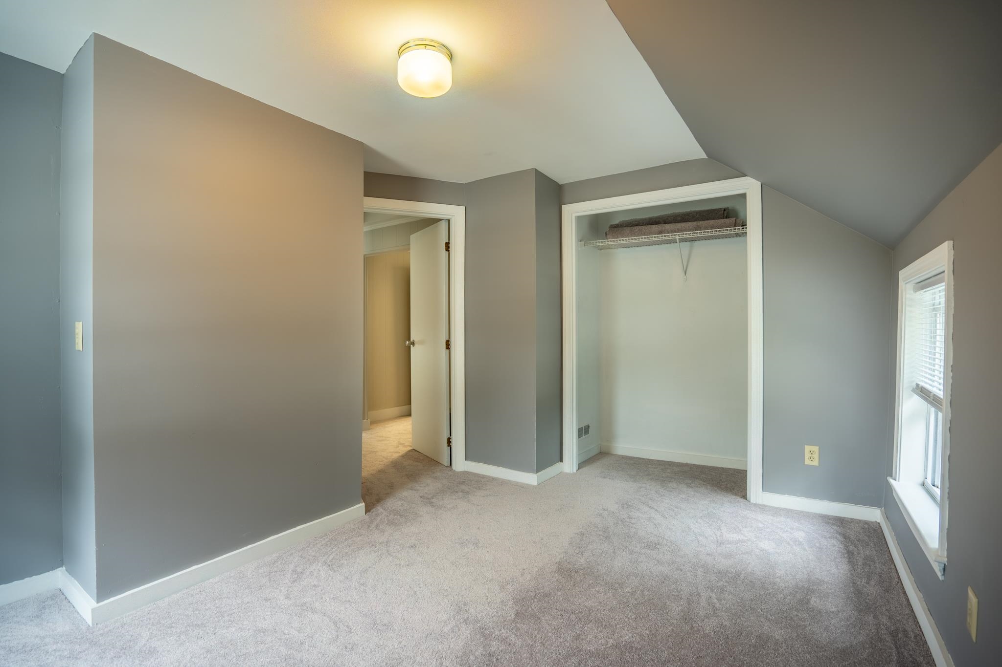 28 Pleasant Street Derry, NH 03038 - Photo 3 of 19 Gallery Image 3