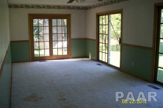 1203 North Nofsinger Road Metamora, IL 61548 - Photo 2 of 6 Gallery Image 2