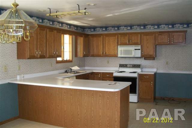 1203 North Nofsinger Road Metamora, IL 61548 - Photo 4 of 6 Gallery Image 4