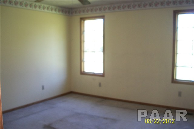 1203 North Nofsinger Road Metamora, IL 61548 - Photo 5 of 6 Gallery Image 5
