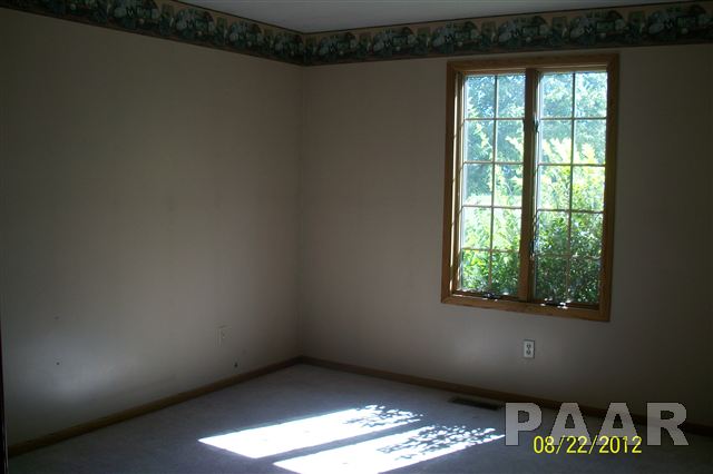 1203 North Nofsinger Road Metamora, IL 61548 - Photo 6 of 6 Gallery Image 6