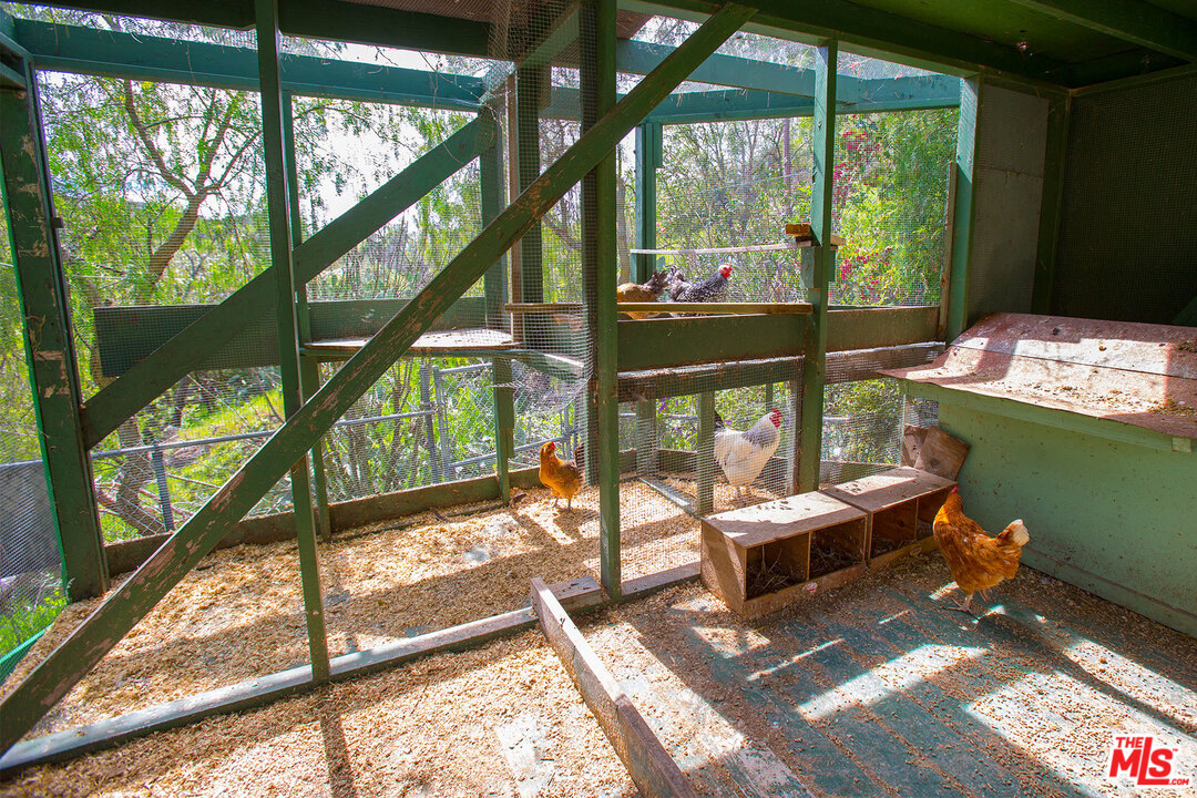 33046 Decker School Road Malibu, CA 90265 - Photo 12 of 13 Gallery Image 12