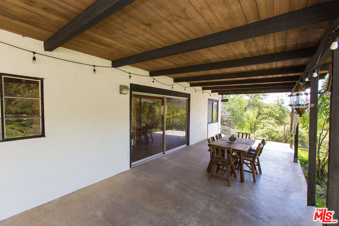 33046 Decker School Road Malibu, CA 90265 - Photo 8 of 13 Gallery Image 8