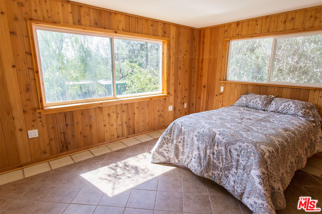 33046 Decker School Road Malibu, CA 90265 - Photo 10 of 13 Gallery Image 10