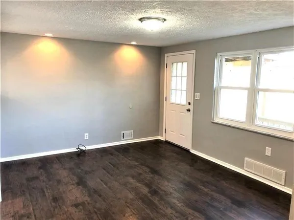 $1,495 | 3768 West 5th Avenue, Beaver Falls, PA 15010