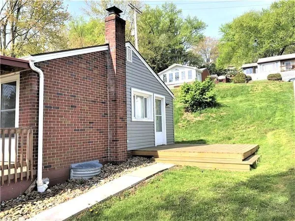 $1,495 | 3768 West 5th Avenue, Beaver Falls, PA 15010