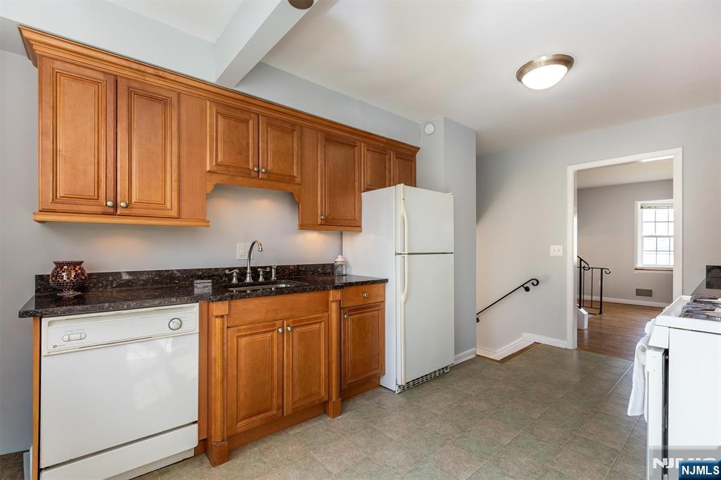 43 Forest Road Cedar Grove, NJ 07009 - Photo 13 of 23