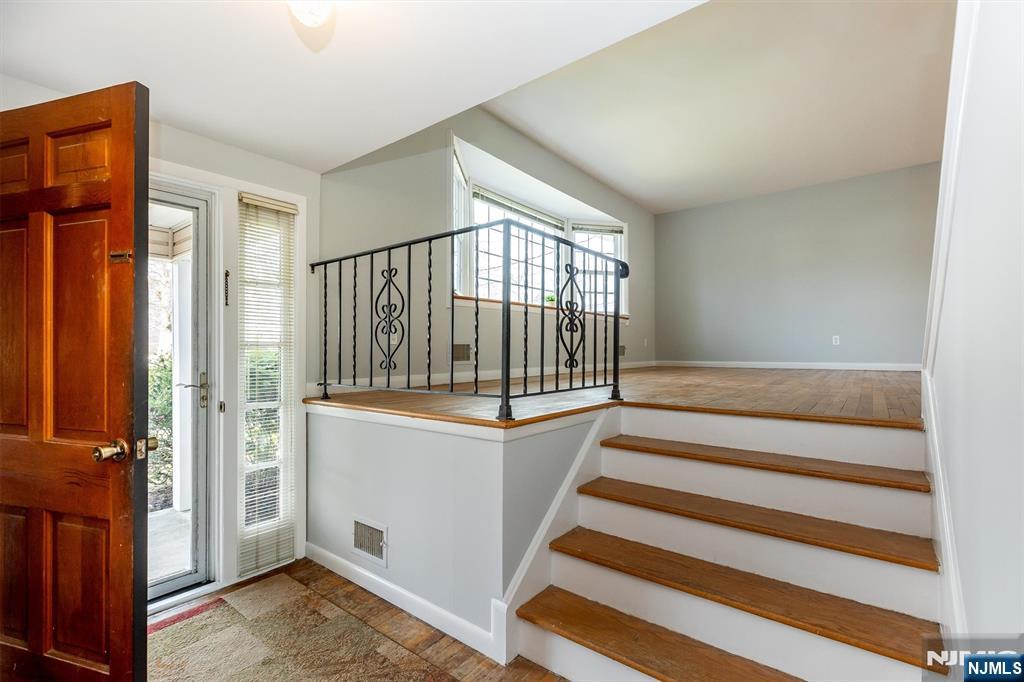 43 Forest Road Cedar Grove, NJ 07009 - Photo 4 of 23