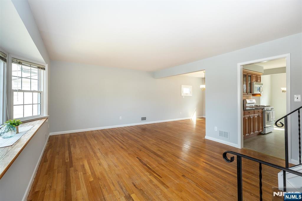 43 Forest Road Cedar Grove, NJ 07009 - Photo 6 of 23