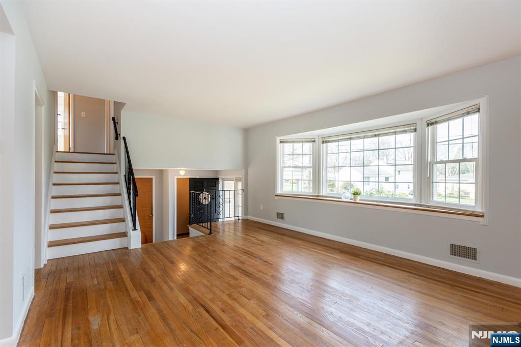 43 Forest Road Cedar Grove, NJ 07009 - Photo 7 of 23