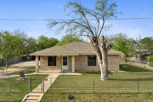 $185,000 | 762 Avenue F, Poteet, TX 78065