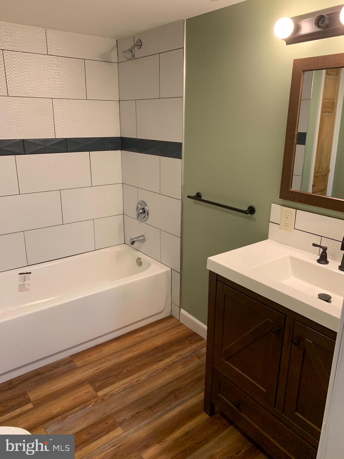 808 Dover Road Easton, MD 21601 - Photo 25 of 34 Upstairs Bathroom