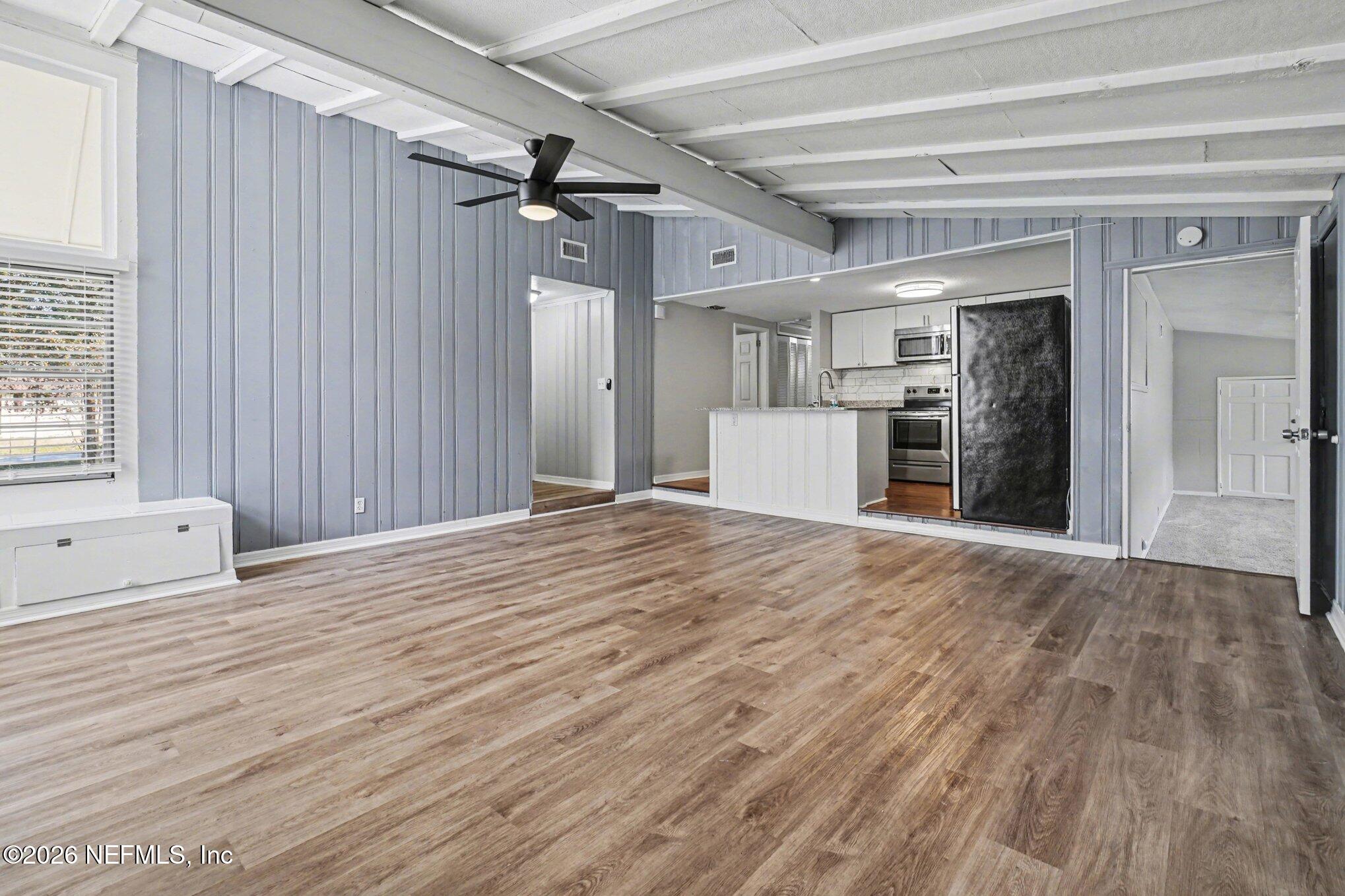 1113 Fountain Road Jacksonville, FL 32205 - Photo 4 of 15 004_file_5174