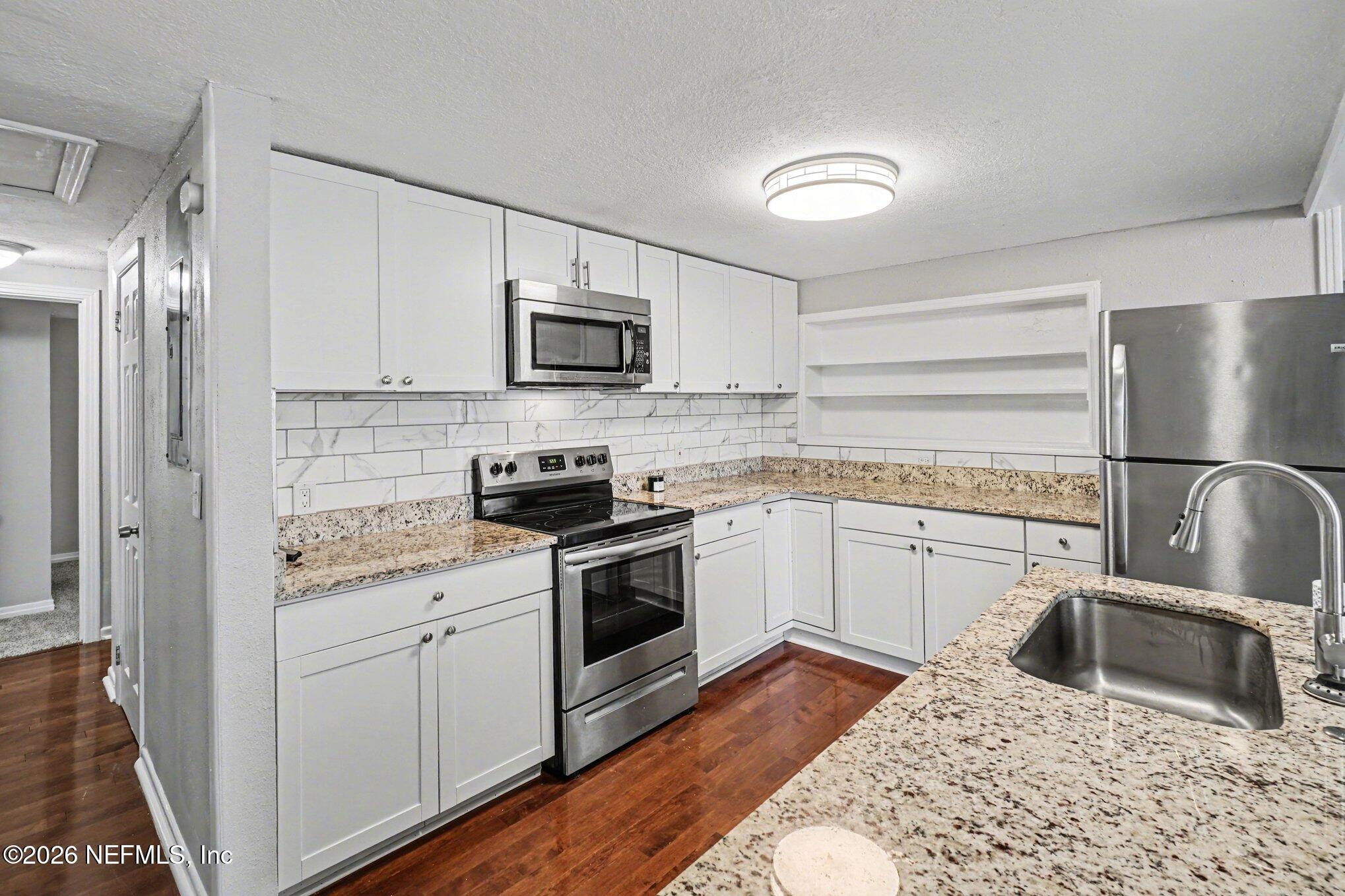 1113 Fountain Road Jacksonville, FL 32205 - Photo 6 of 15 006_file_5595