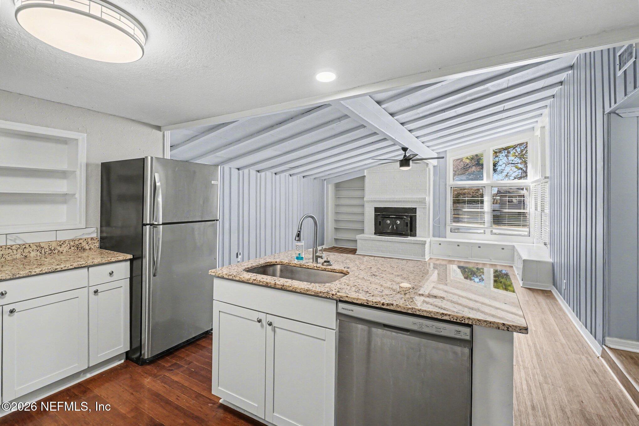 1113 Fountain Road Jacksonville, FL 32205 - Photo 7 of 15 007_file_8225
