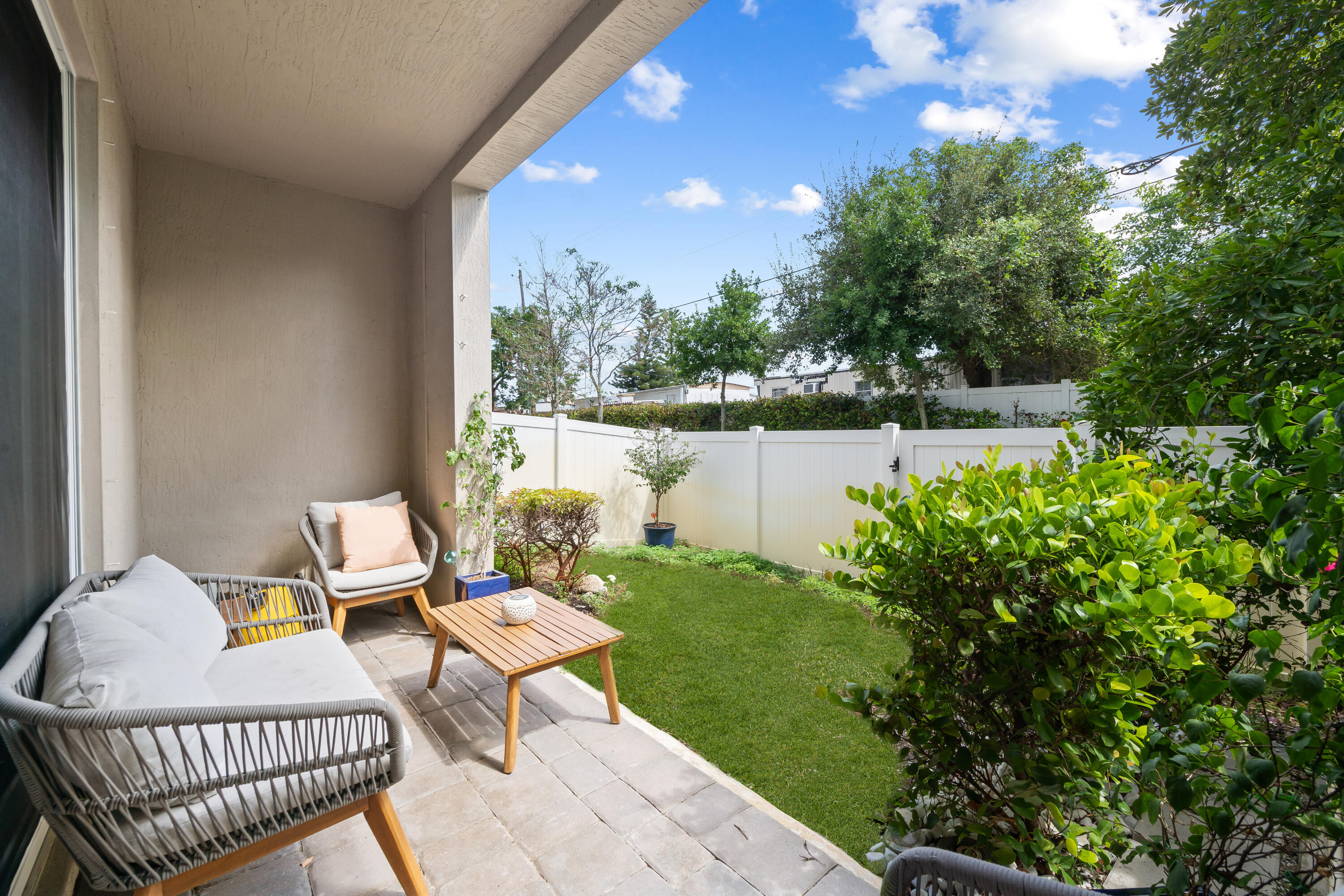 149 Bandol Street Riviera Beach, FL 33404 - Photo 7 of 30 DSC_2228
