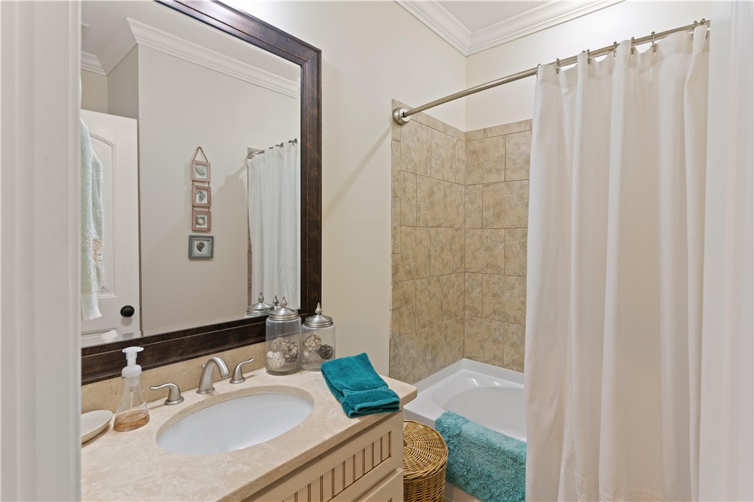 504 Reserve Lane St. Simons Island, GA 31522 - Photo 15 of 18 second full bathroom