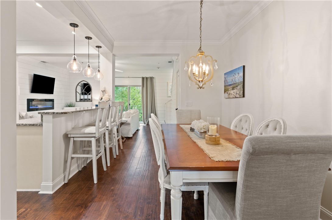 504 Reserve Lane St. Simons Island, GA 31522 - Photo 4 of 18 dining & island