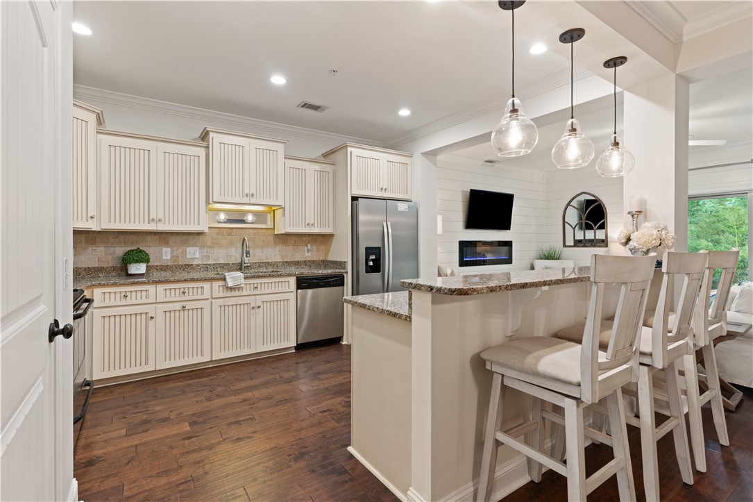 504 Reserve Lane St. Simons Island, GA 31522 - Photo 5 of 18 Kitchen
