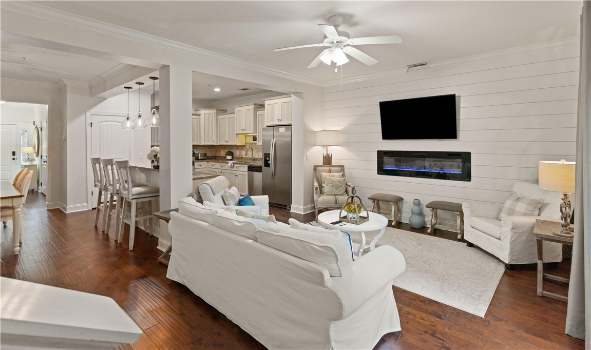 504 Reserve Lane St. Simons Island, GA 31522 - Photo 9 of 18 living room