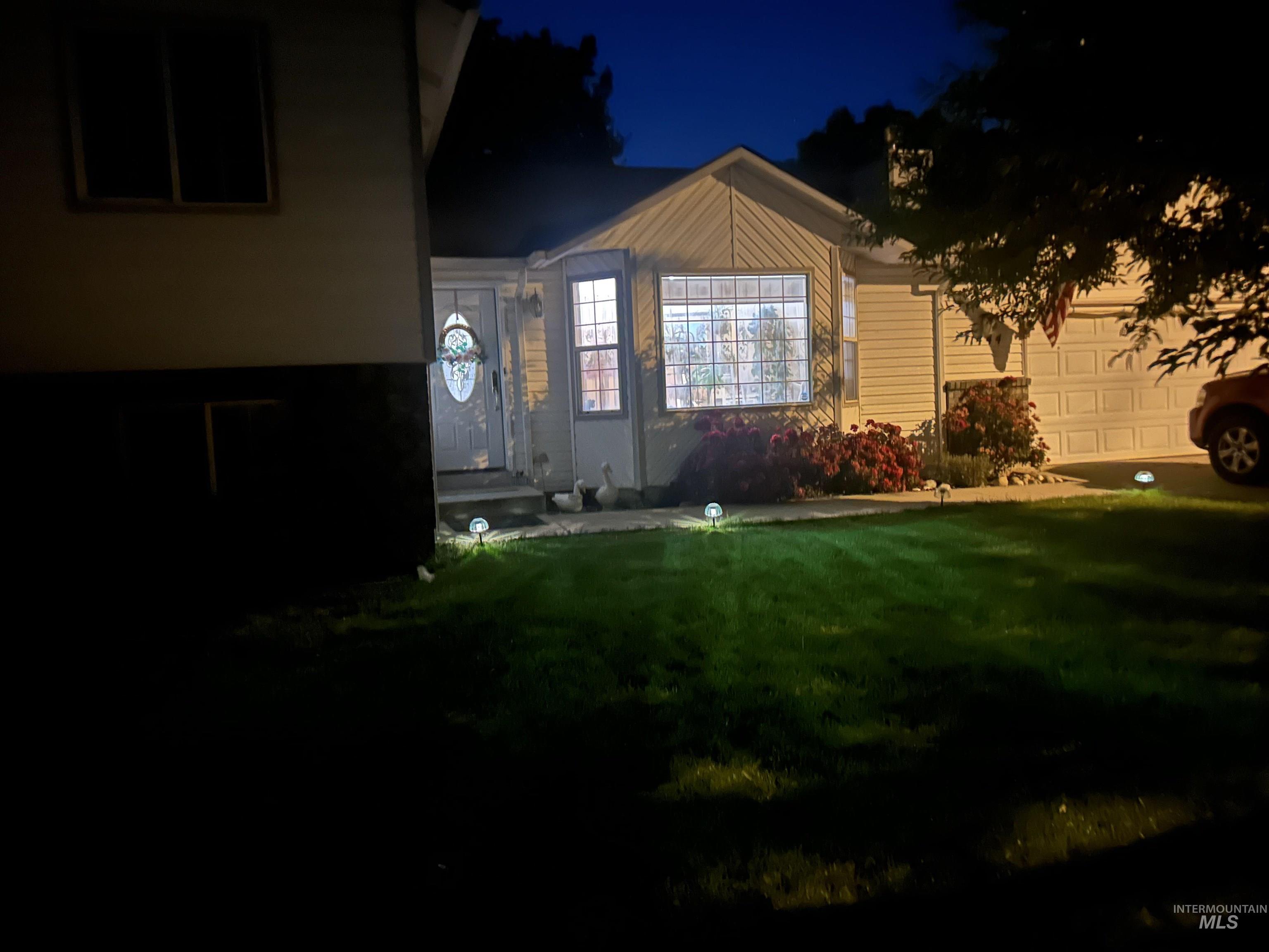 1444 East Doberman Street Meridian, ID 83642 - Photo 18 of 31 Exterior entry