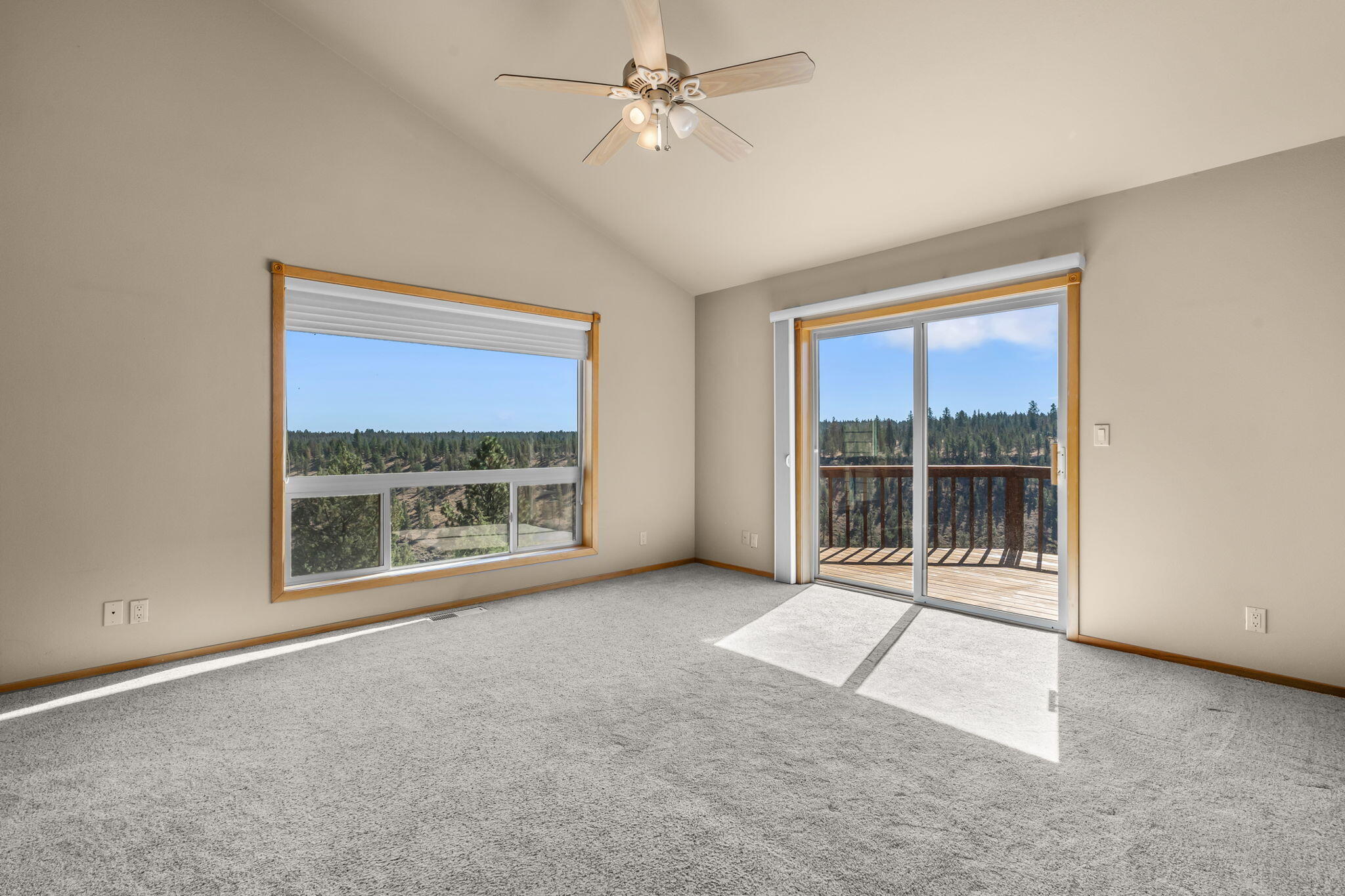 17555 Mountain View Road Sisters, OR 97759 - Photo 22 of 50 Sunrise views from your bed!