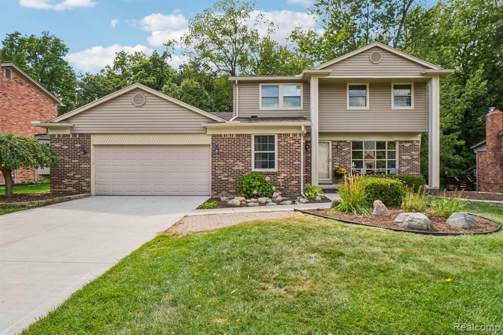 585 Timberline Drive Rochester Hills, MI 48309 - Photo 1 of 38