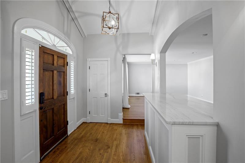 105 Spruell Springs Road Atlanta, GA 30342 - Photo 4 of 32