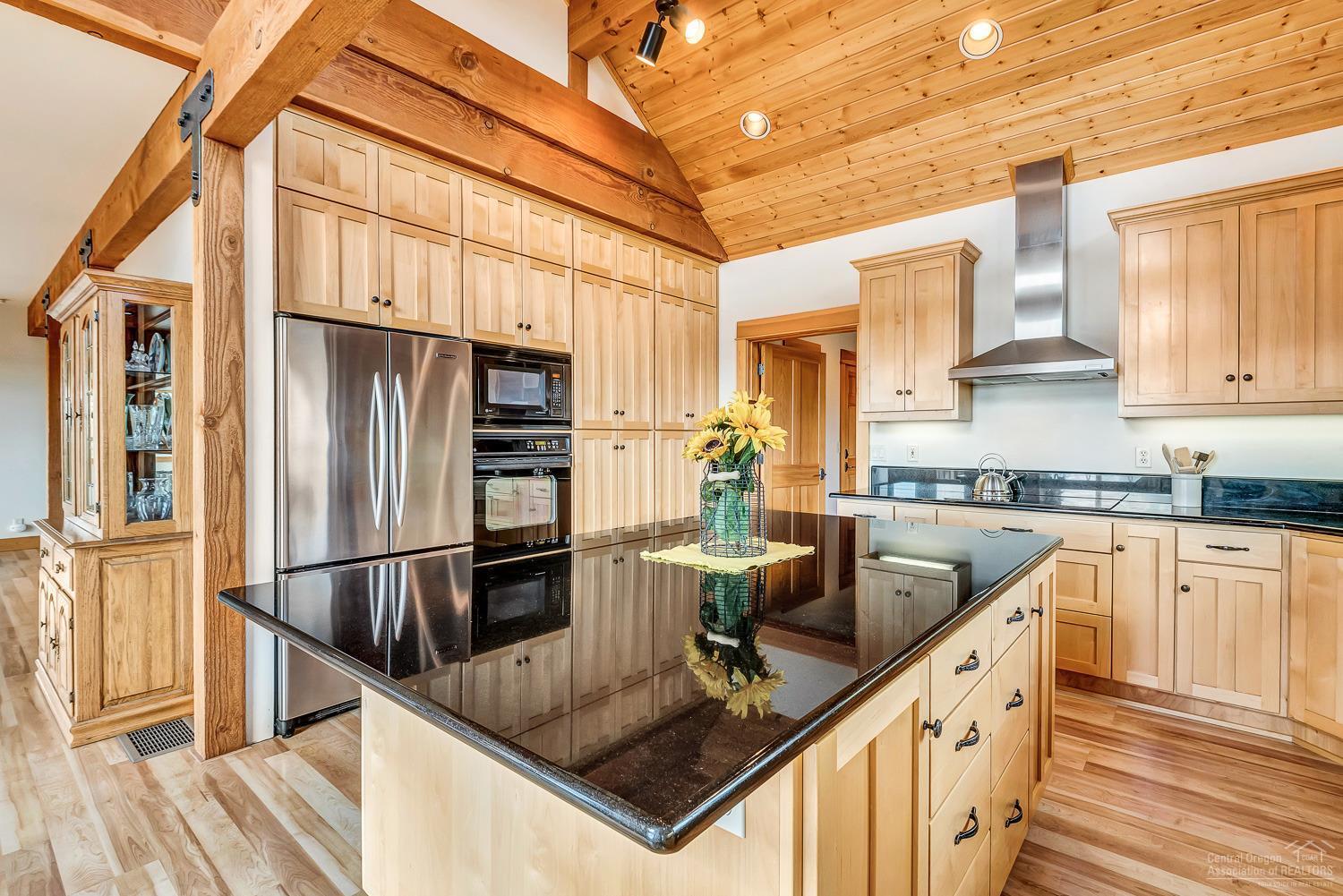 17655 Mountain View Road Sisters, OR 97759 - Photo 6 of 25 Gallery Image 6