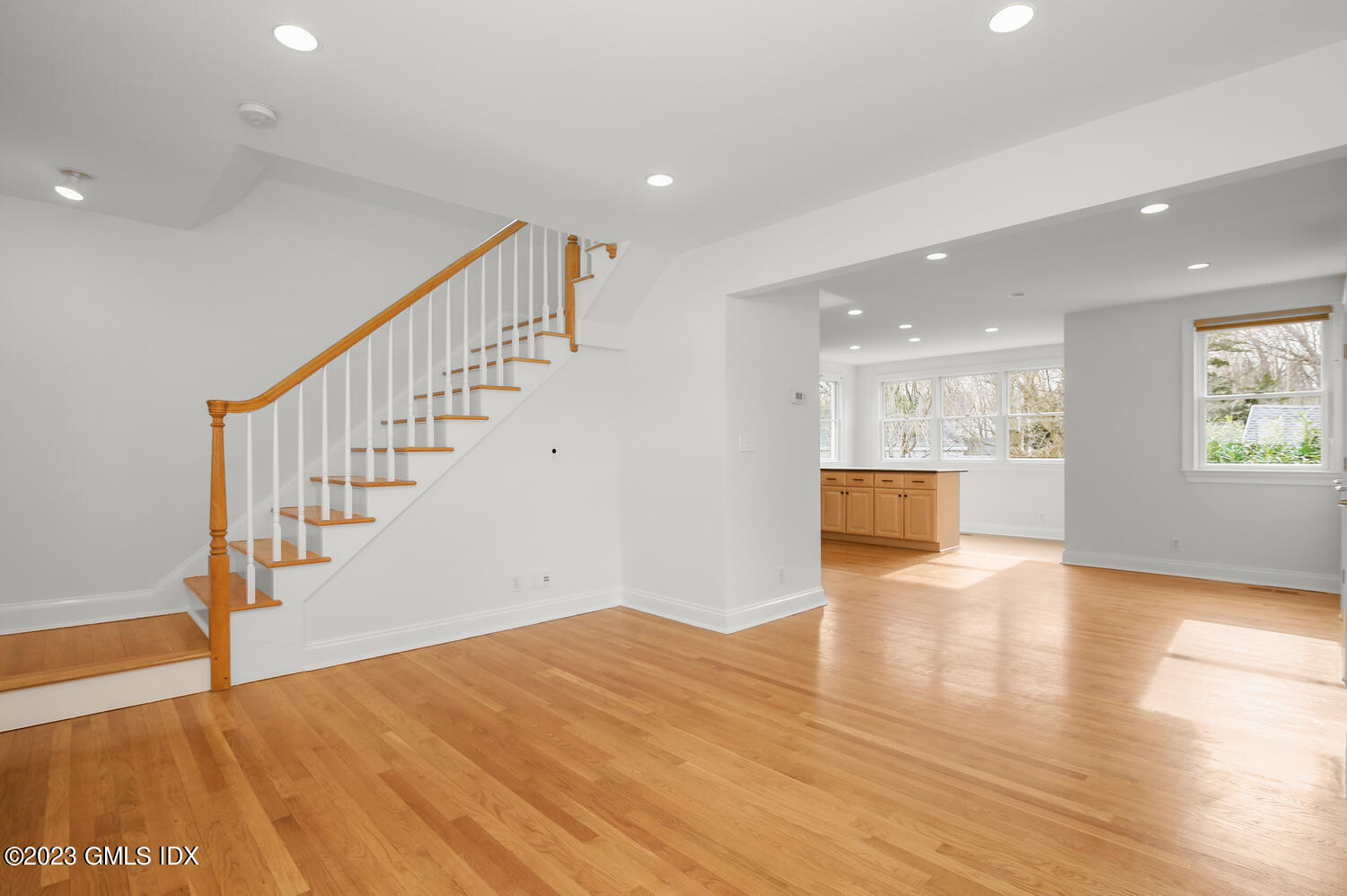 72 Orchard Street Cos Cob, CT 06807 - Photo 5 of 21 70 Orchard St Cos cob CT 06807-large-008