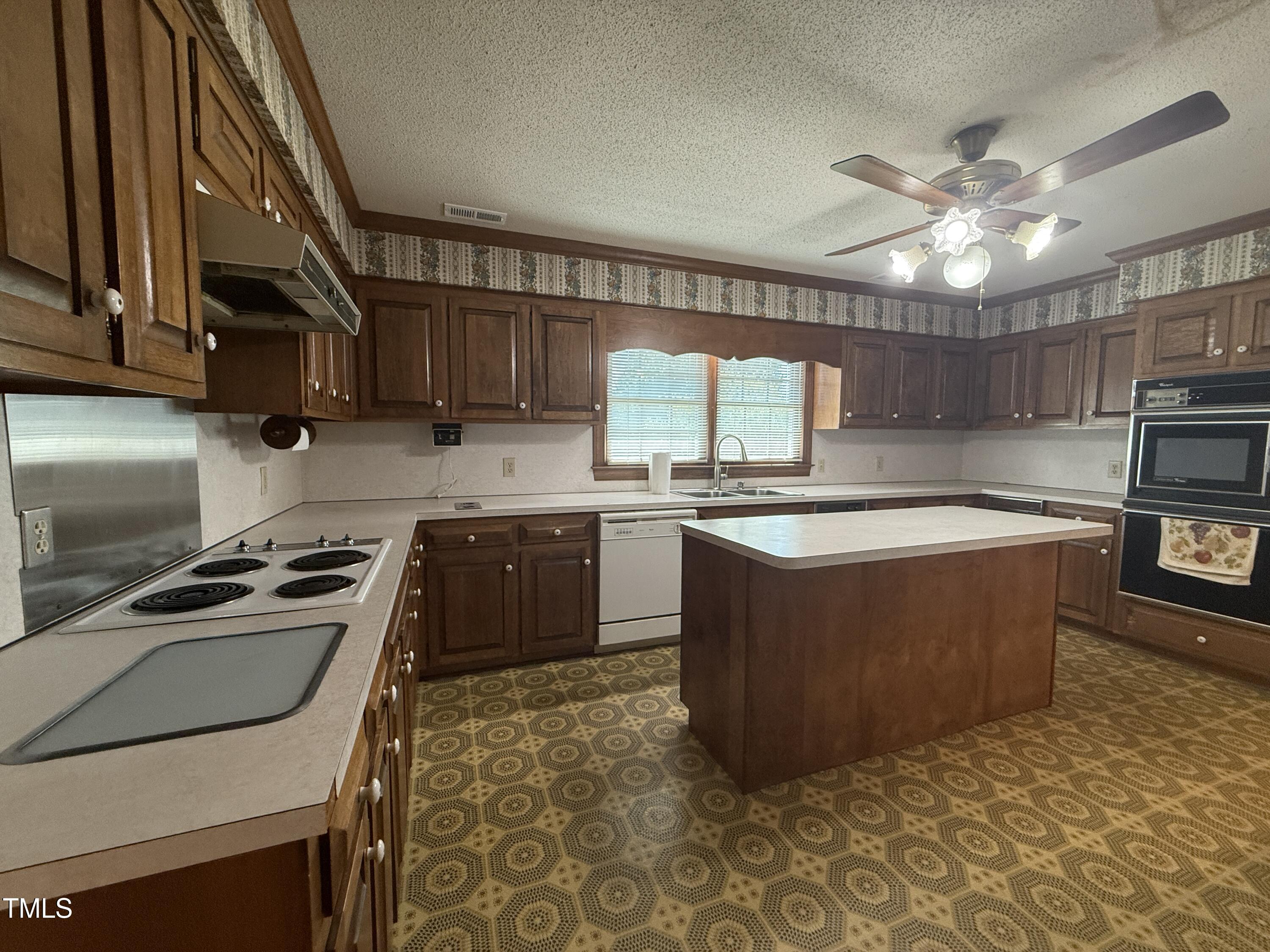 4221 Zacks Mill Road Angier, NC 27501 - Photo 11 of 57 IMG_4699