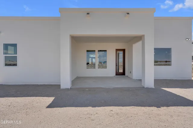 $441,500 | 13393 Emerald Pearl Drive, Horizon City, TX 79928