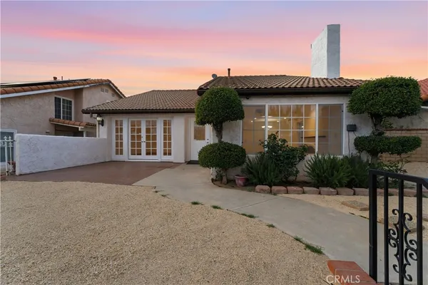 $899,000 | 15863 Foothill Boulevard, Sylmar, CA 91342