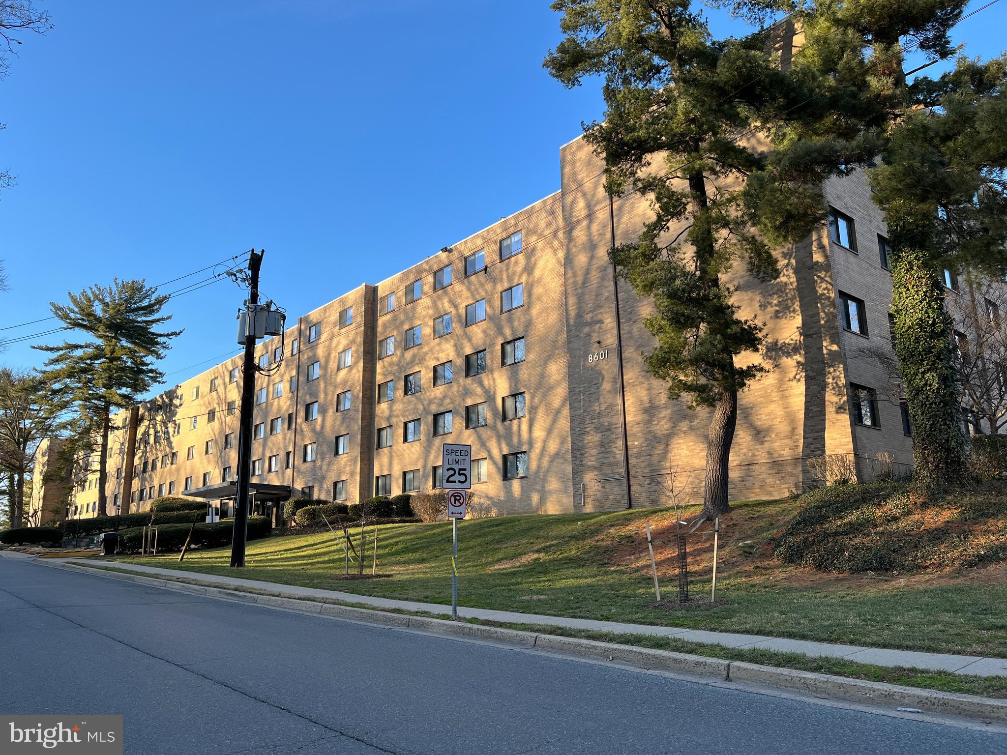 8601 Manchester Road, Unit 313 Silver Spring, MD 20901 - Photo 3 of 87 8601 Manchester Rd. All Brick Construction