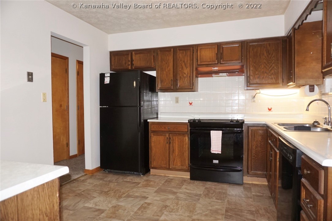 3920 Indian Creek Road Elkview, WV 25071 - Photo 11 of 24 Gallery Image 11