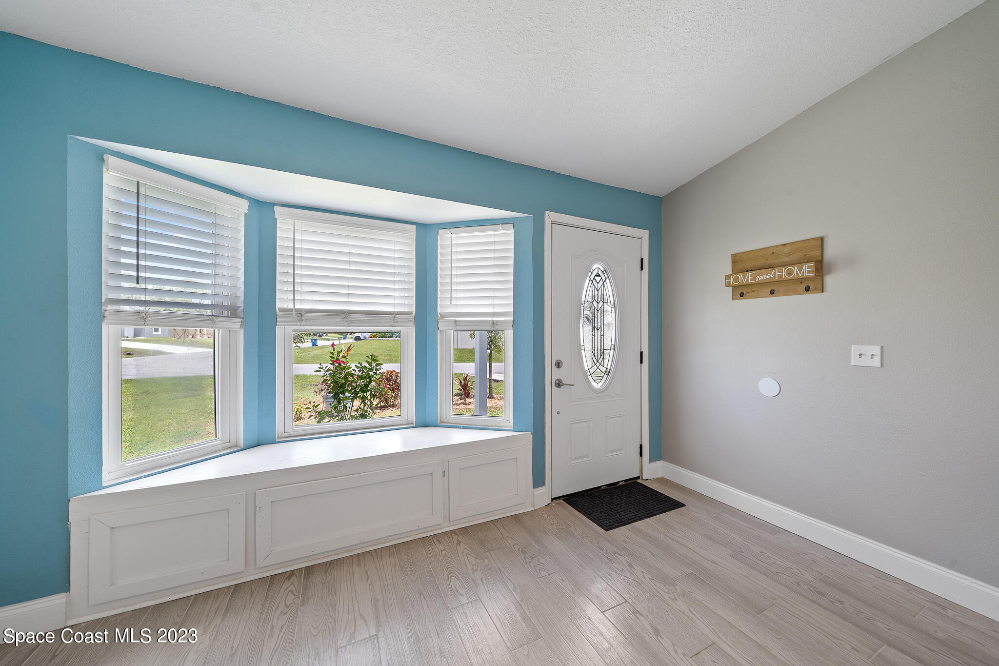 402 Tunis Road Southwest Palm Bay, FL 32908 - Photo 6 of 28 06-untitled-3